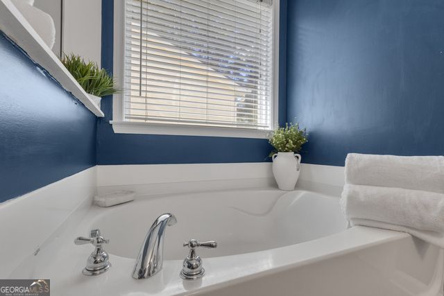 24 Brookview Drive, Newnan, GA 30265