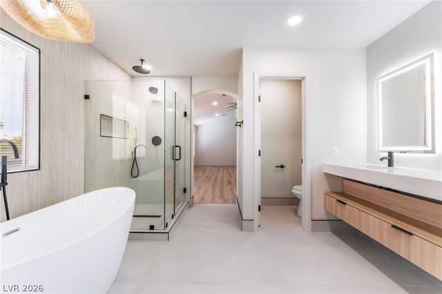 2100 Desert Peak Road, Las Vegas, NV 89134