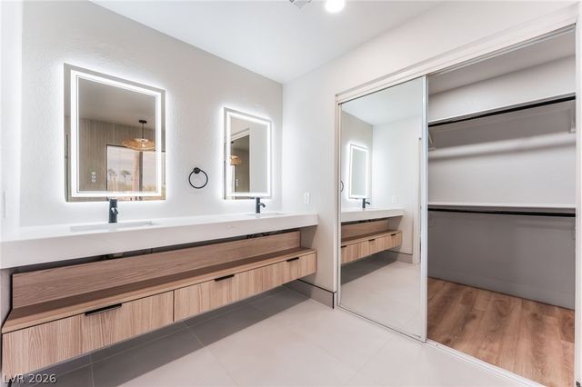 2100 Desert Peak Road, Las Vegas, NV 89134
