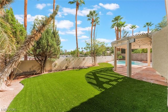 2100 Desert Peak Road, Las Vegas, NV 89134