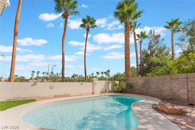 2100 Desert Peak Road, Las Vegas, NV 89134