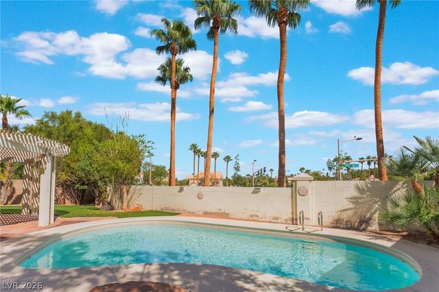 2100 Desert Peak Road, Las Vegas, NV 89134