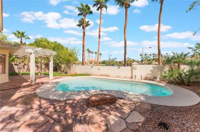 2100 Desert Peak Road, Las Vegas, NV 89134