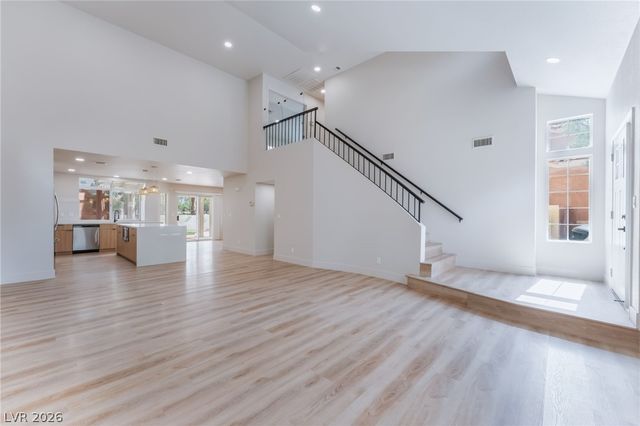 2100 Desert Peak Road, Las Vegas, NV 89134