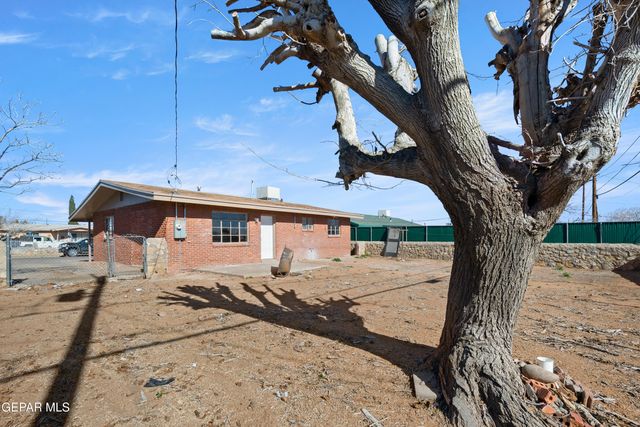 5016 DEBEERS Drive, El Paso, TX 79924