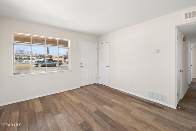 5016 DEBEERS Drive, El Paso, TX 79924