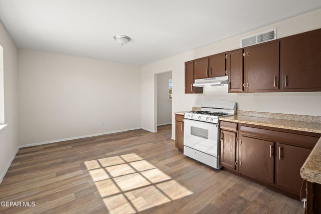 5016 DEBEERS Drive, El Paso, TX 79924