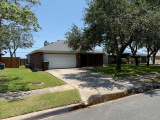6026 Blue Water Dr, Corpus Christi, TX 78415