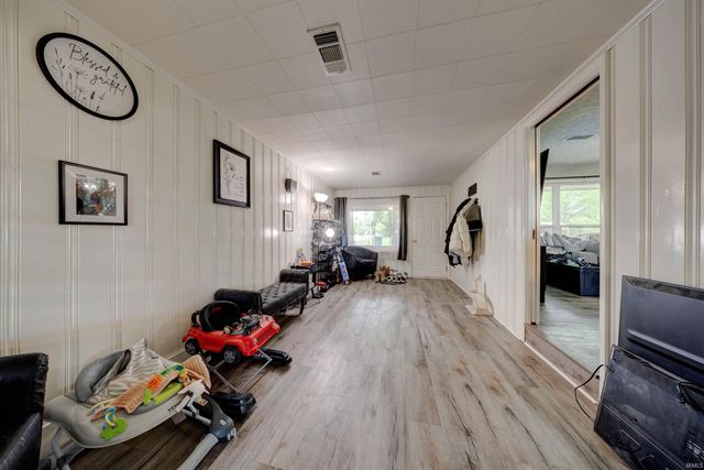 8760 W Middleton Street, Richland, IN 47634