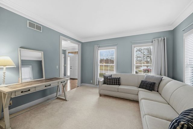 40W612 N Blue Lake Circle, Campton Hills, IL 60175