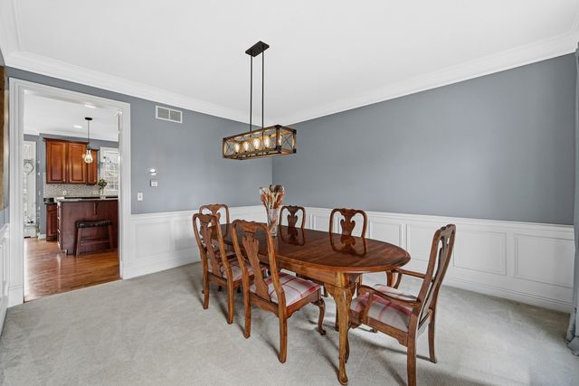 40W612 N Blue Lake Circle, Campton Hills, IL 60175