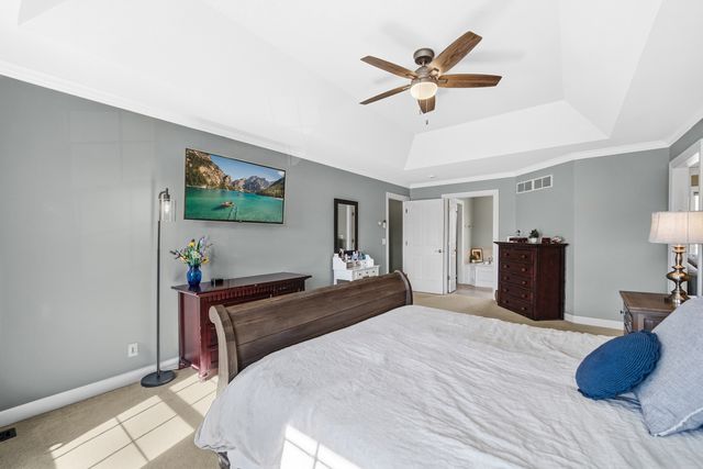 40W612 N Blue Lake Circle, Campton Hills, IL 60175
