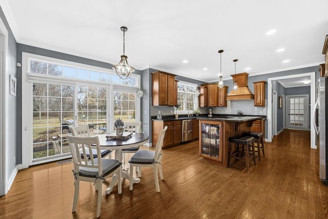 40W612 N Blue Lake Circle, Campton Hills, IL 60175