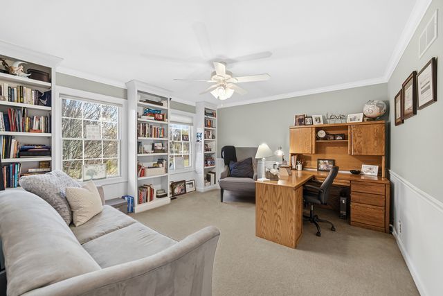 40W612 N Blue Lake Circle, Campton Hills, IL 60175