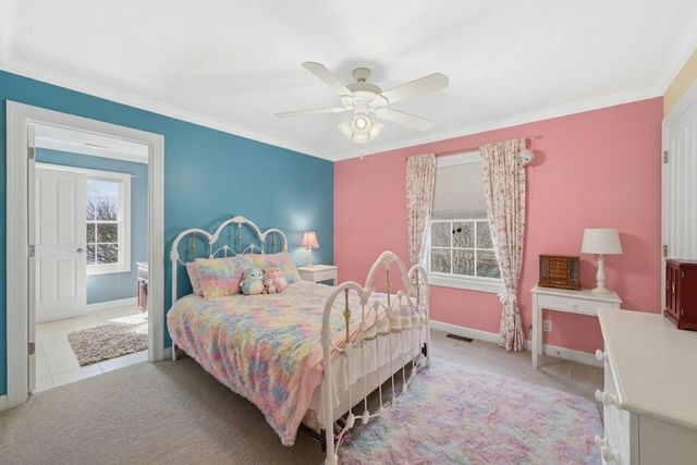 40W612 N Blue Lake Circle, Campton Hills, IL 60175