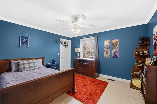 40W612 N Blue Lake Circle, Campton Hills, IL 60175