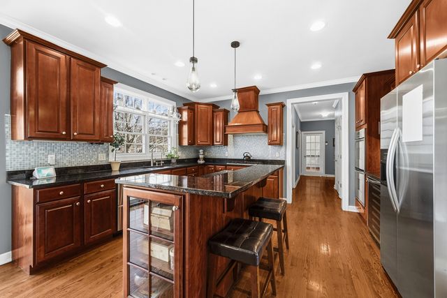 40W612 N Blue Lake Circle, Campton Hills, IL 60175