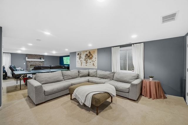 40W612 N Blue Lake Circle, Campton Hills, IL 60175