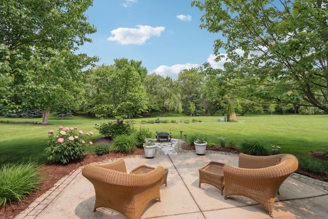 40W612 N Blue Lake Circle, Campton Hills, IL 60175