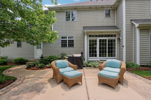 40W612 N Blue Lake Circle, Campton Hills, IL 60175
