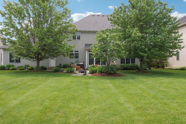 40W612 N Blue Lake Circle, Campton Hills, IL 60175