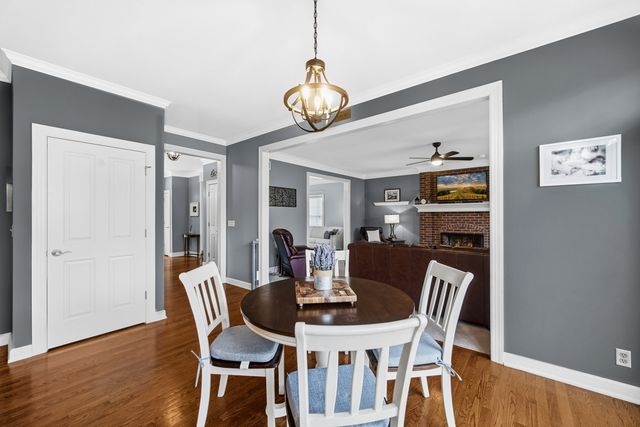 40W612 N Blue Lake Circle, Campton Hills, IL 60175