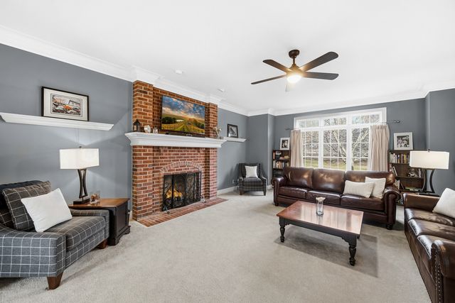40W612 N Blue Lake Circle, Campton Hills, IL 60175