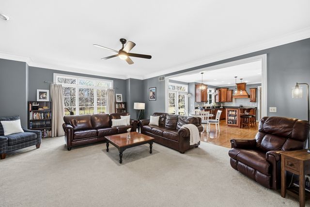 40W612 N Blue Lake Circle, Campton Hills, IL 60175