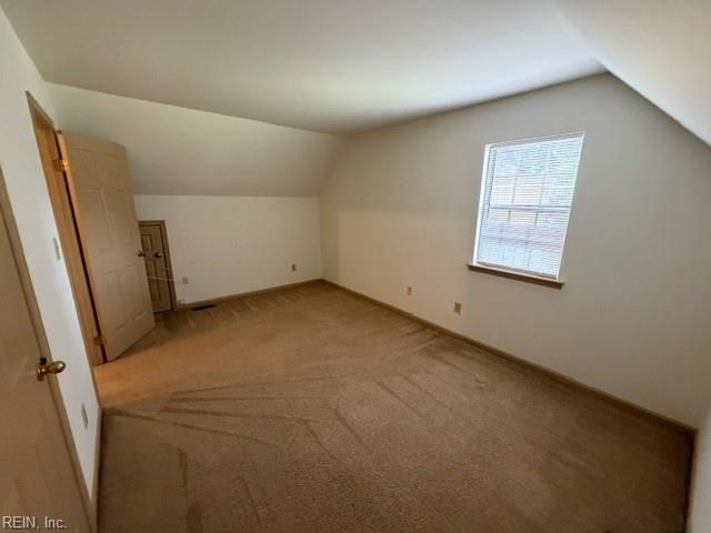 520 Heacox LN, Newport News, VA 23608