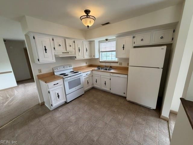 520 Heacox LN, Newport News, VA 23608