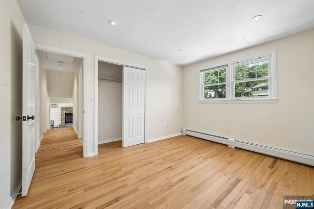 38 Serafin Place, Glen Rock, NJ 07452