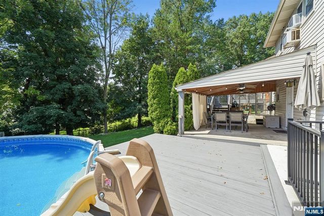 38 Serafin Place, Glen Rock, NJ 07452