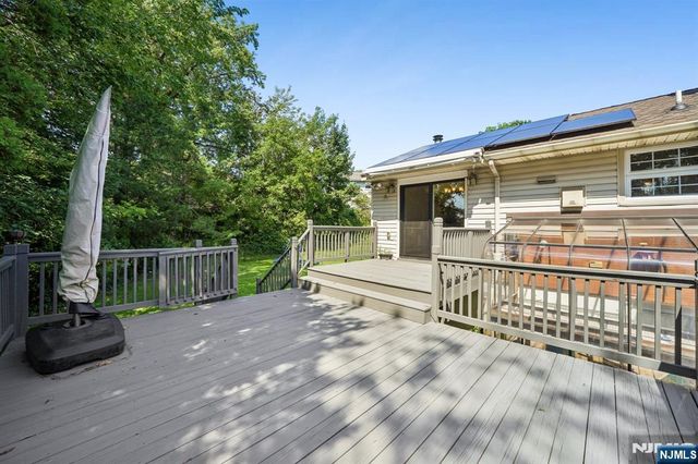 38 Serafin Place, Glen Rock, NJ 07452