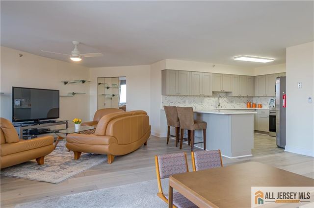 30 S Adelaide Avenue 4K, Highland Park, NJ 08904