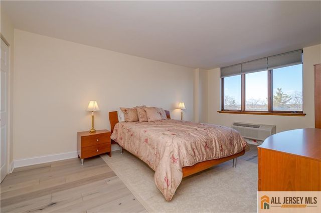 30 S Adelaide Avenue 4K, Highland Park, NJ 08904