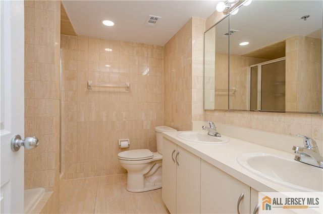 30 S Adelaide Avenue 4K, Highland Park, NJ 08904