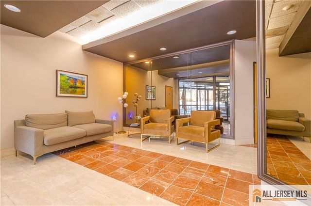 30 S Adelaide Avenue 4K, Highland Park, NJ 08904