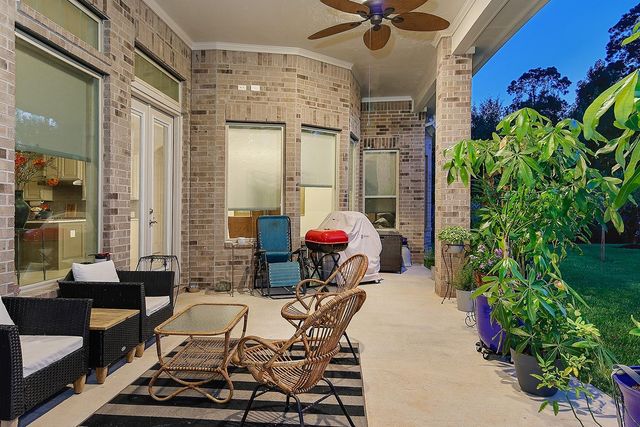 122 Coral Bells Court, Conroe, TX 77304