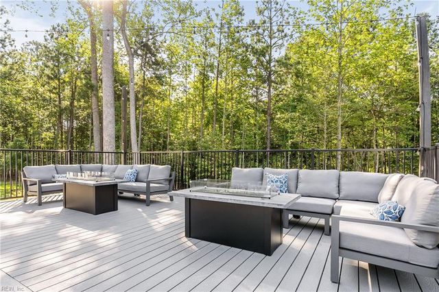 431 Tributary LN, Carrollton, VA 23314