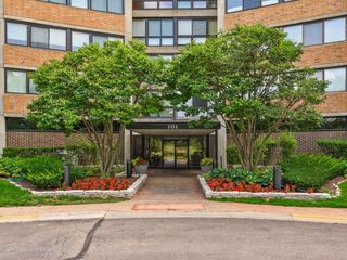 101 Bar Harbour Road 2M, Schaumburg, IL 60193