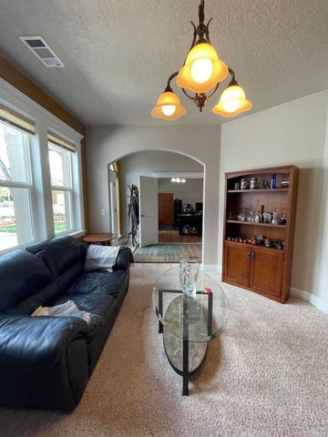 374 Leandra Lane, Eagle Point, OR 97524