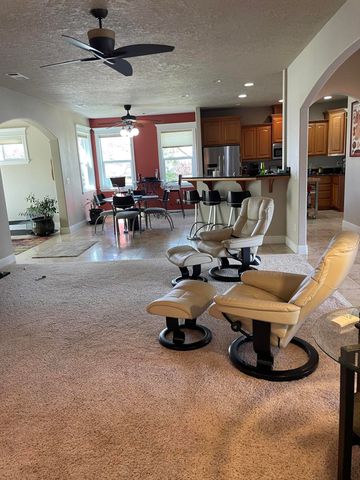 374 Leandra Lane, Eagle Point, OR 97524