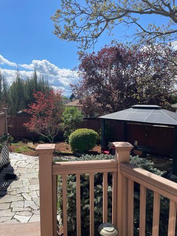 374 Leandra Lane, Eagle Point, OR 97524