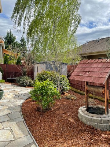 374 Leandra Lane, Eagle Point, OR 97524