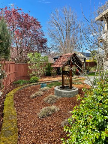 374 Leandra Lane, Eagle Point, OR 97524