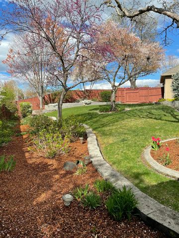 374 Leandra Lane, Eagle Point, OR 97524