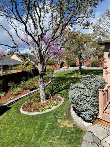 374 Leandra Lane, Eagle Point, OR 97524