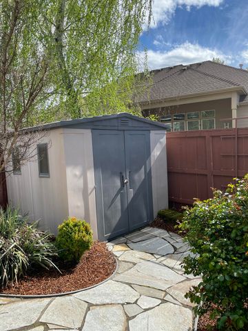 374 Leandra Lane, Eagle Point, OR 97524