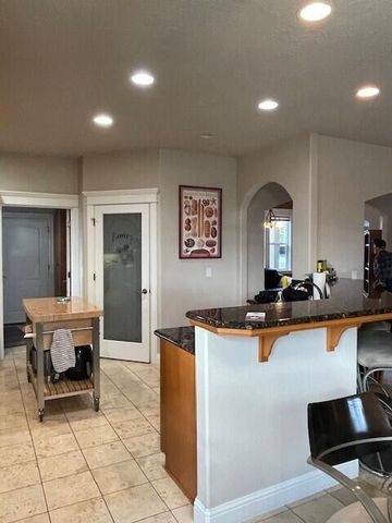 374 Leandra Lane, Eagle Point, OR 97524