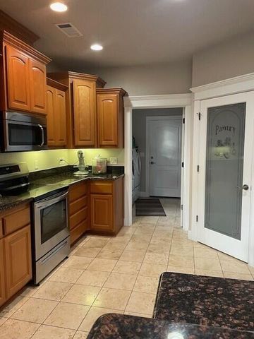 374 Leandra Lane, Eagle Point, OR 97524